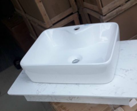 Lavabo sứ vuông trắng